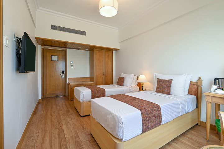 Fariyas Hotel