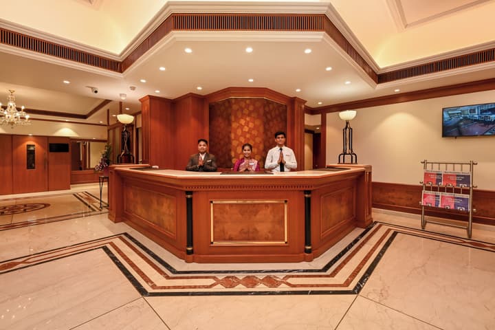 Fariyas Hotel