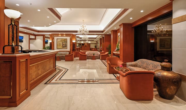 Fariyas Hotel