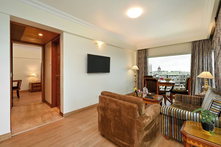 Fariyas Hotel