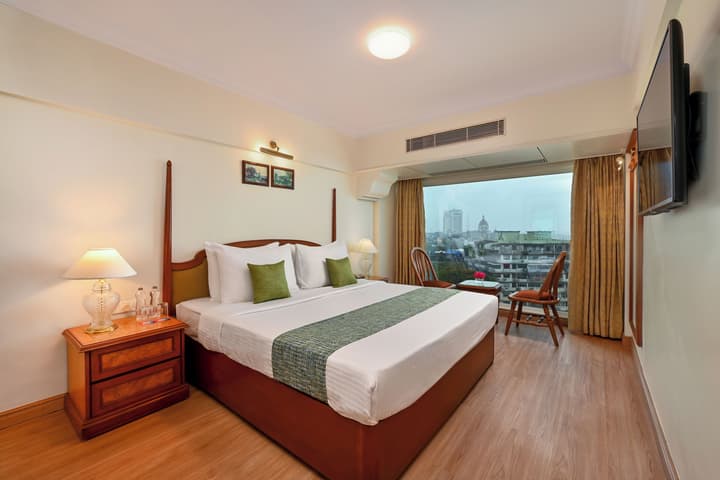Fariyas Hotel