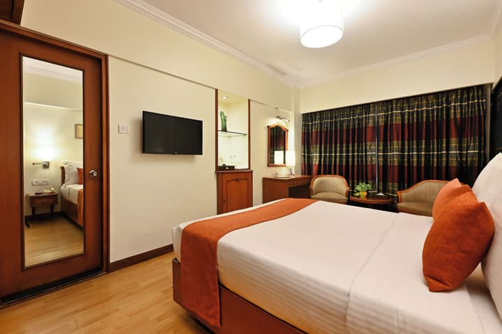 Fariyas Hotel