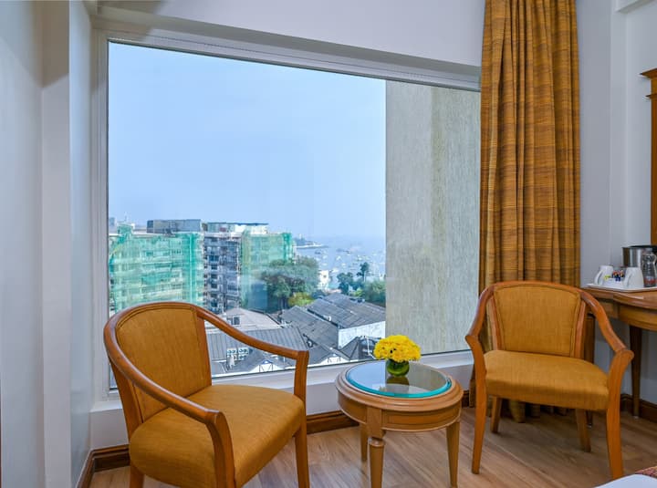 Fariyas Hotel