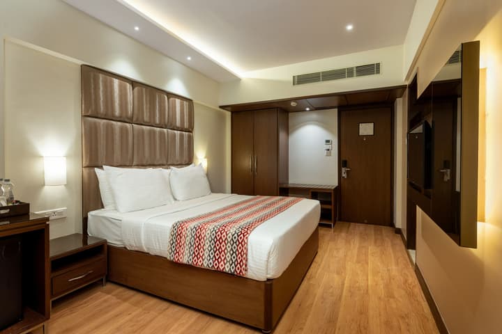 Fariyas Hotel