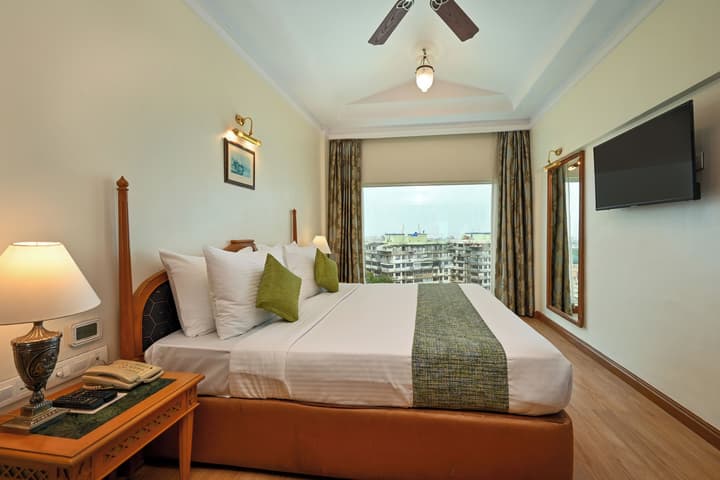 Fariyas Hotel