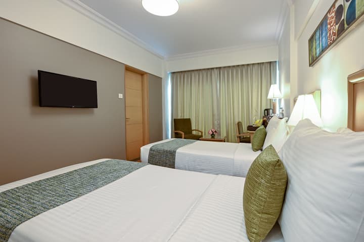 Fariyas Hotel