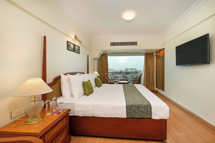 Fariyas Hotel