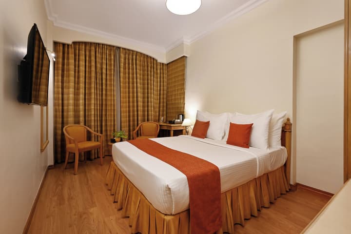 Fariyas Hotel