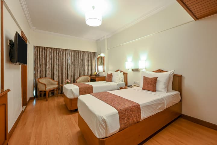 Fariyas Hotel