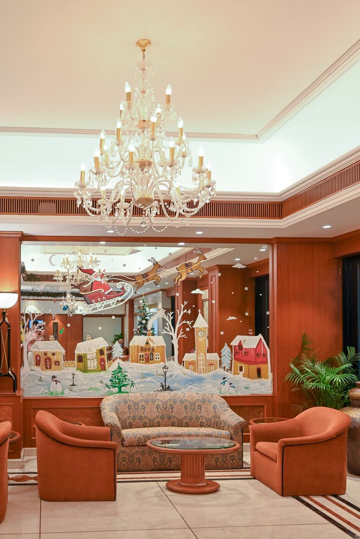 Fariyas Hotel