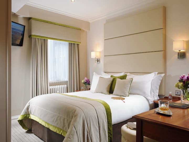 Buswells Hotel