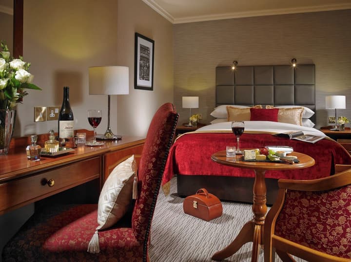 Buswells Hotel