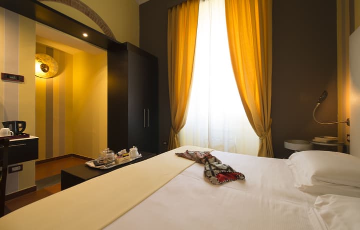 De La Pace, Sure Hotel Collection by Best Western