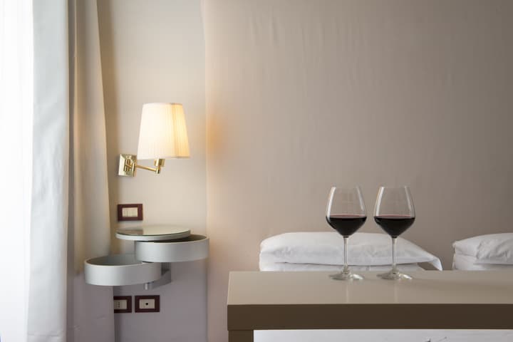 De La Pace, Sure Hotel Collection by Best Western