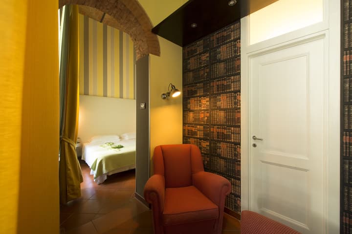 De La Pace, Sure Hotel Collection by Best Western