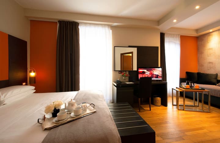 De La Pace, Sure Hotel Collection by Best Western
