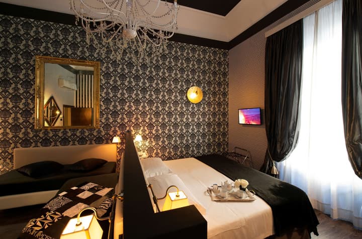 De La Pace, Sure Hotel Collection by Best Western