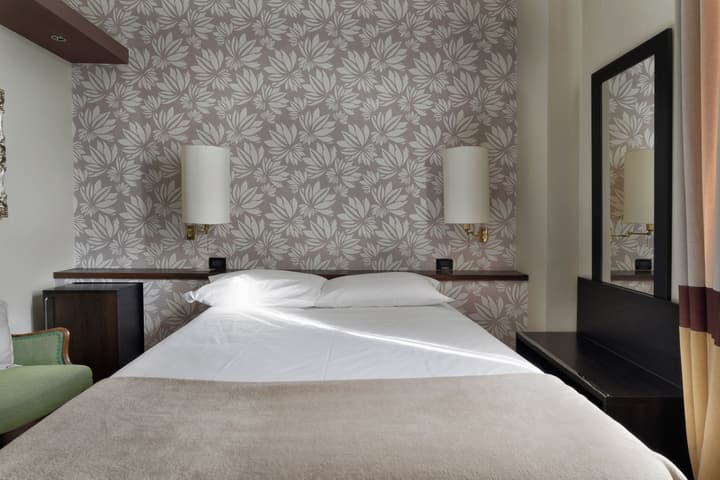 De La Pace, Sure Hotel Collection by Best Western
