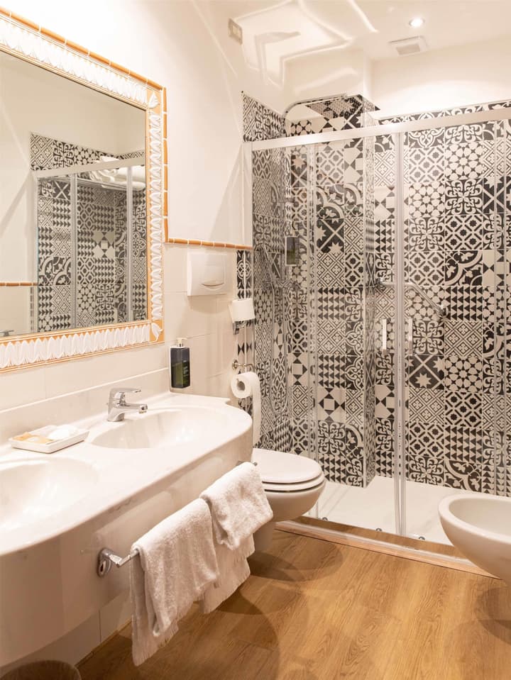 De La Pace, Sure Hotel Collection by Best Western