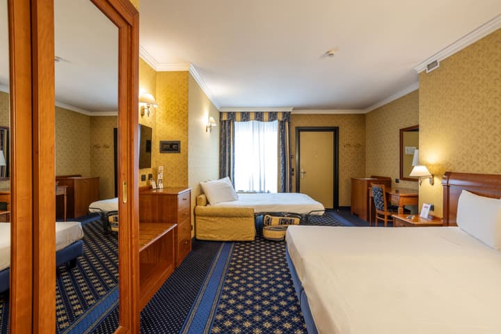 Hotel Ovest