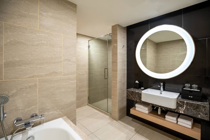 Renaissance Kuala Lumpur Hotel & Convention Centre