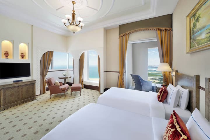 Al Habtoor Grand Resort, Autograph Collection®