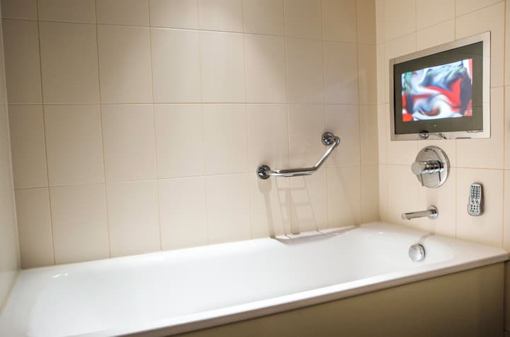 Crowne Plaza London Ealing by IHG
