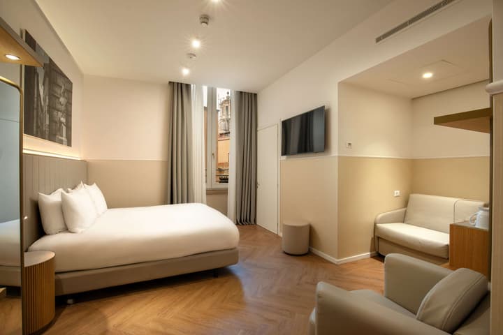Cosmopolita Rome Colosseum, Tapestry Collection by Hilton