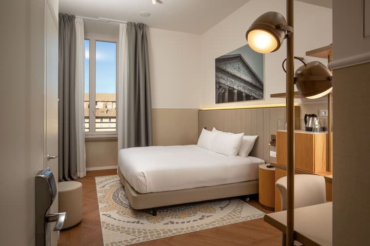 Cosmopolita Rome Colosseum, Tapestry Collection by Hilton
