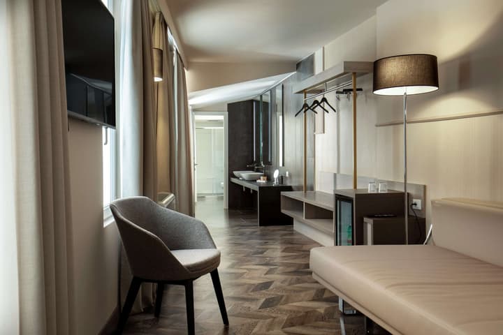 Cosmopolita Rome Colosseum, Tapestry Collection by Hilton