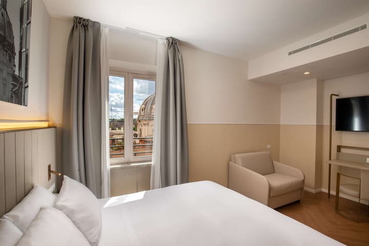 Cosmopolita Rome Colosseum, Tapestry Collection by Hilton