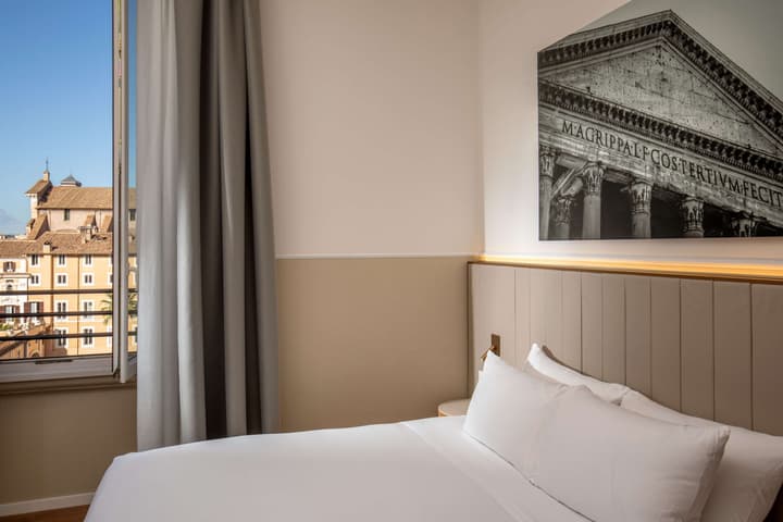 Cosmopolita Rome Colosseum, Tapestry Collection by Hilton