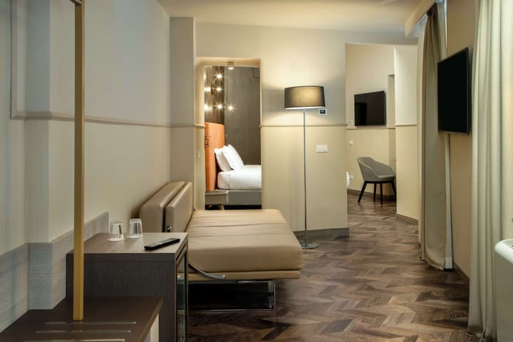 Cosmopolita Rome Colosseum, Tapestry Collection by Hilton
