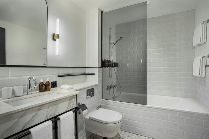 Neues Schloss Privat Hotel Zurich, Autograph Collection