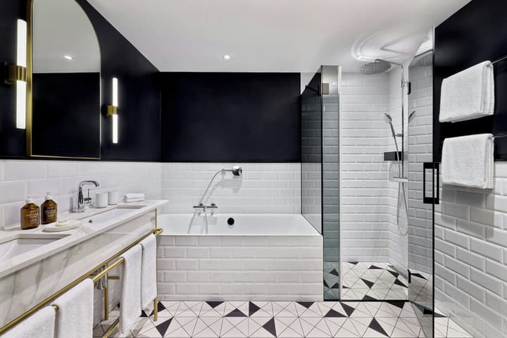 Neues Schloss Privat Hotel Zurich, Autograph Collection