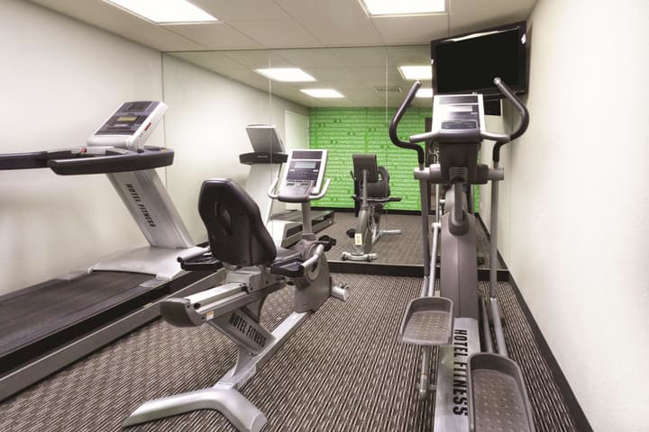 La Quinta Inn & Suites by Wyndham Miami Airport East