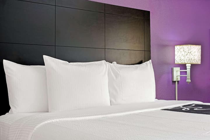 La Quinta Inn & Suites by Wyndham Miami Airport East