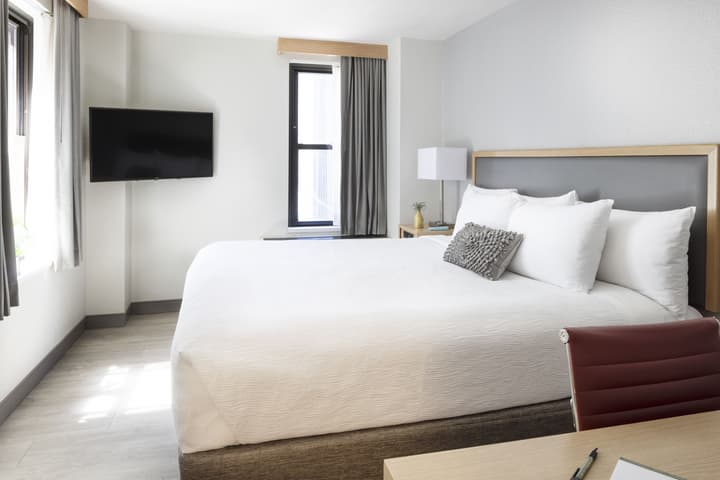 Hotel Saint Clair- Magnificent Mile