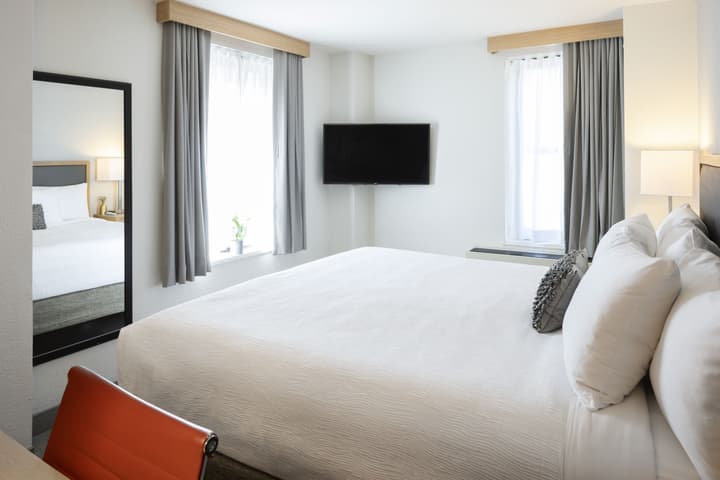 Hotel Saint Clair- Magnificent Mile