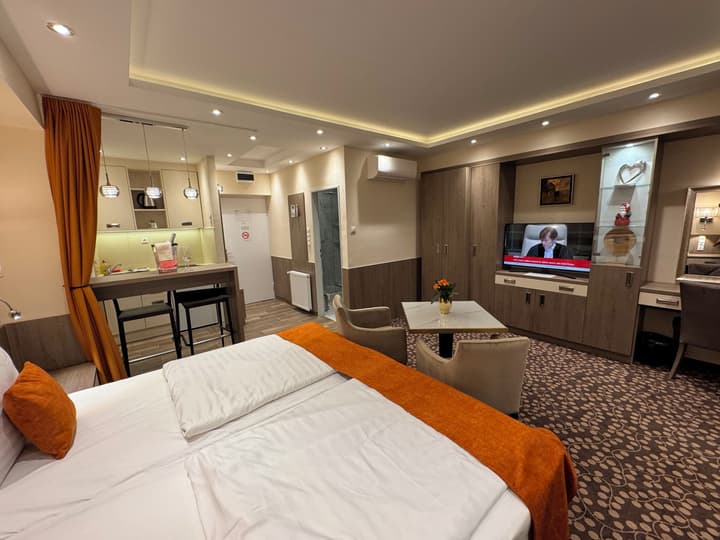 Hotel Charles