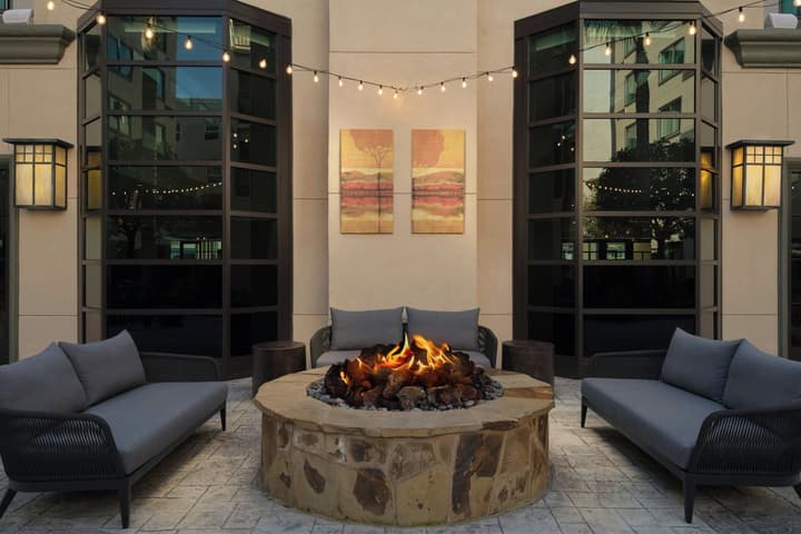 Courtyard by Marriott Pasadena/Old Town