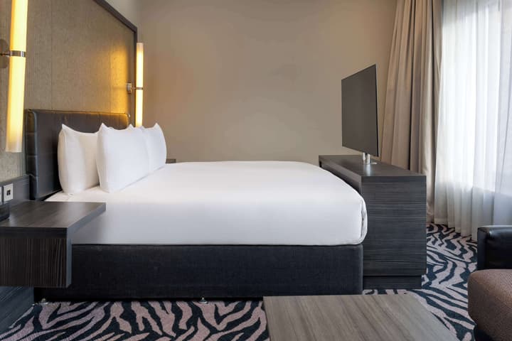 DoubleTree by Hilton Edinburgh City Centre