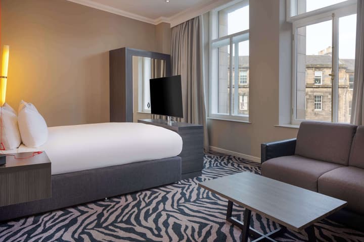 DoubleTree by Hilton Edinburgh City Centre