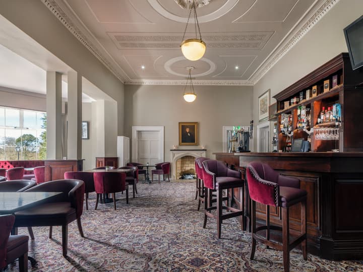 Castle Oaks House Hotel