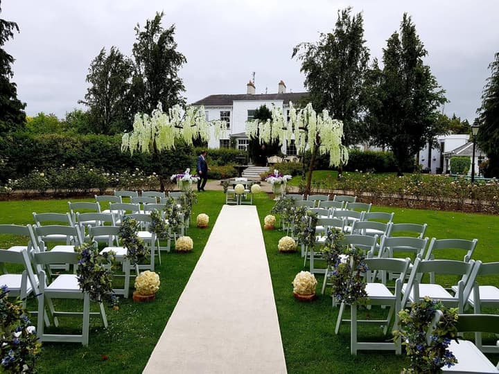 Castle Oaks House Hotel
