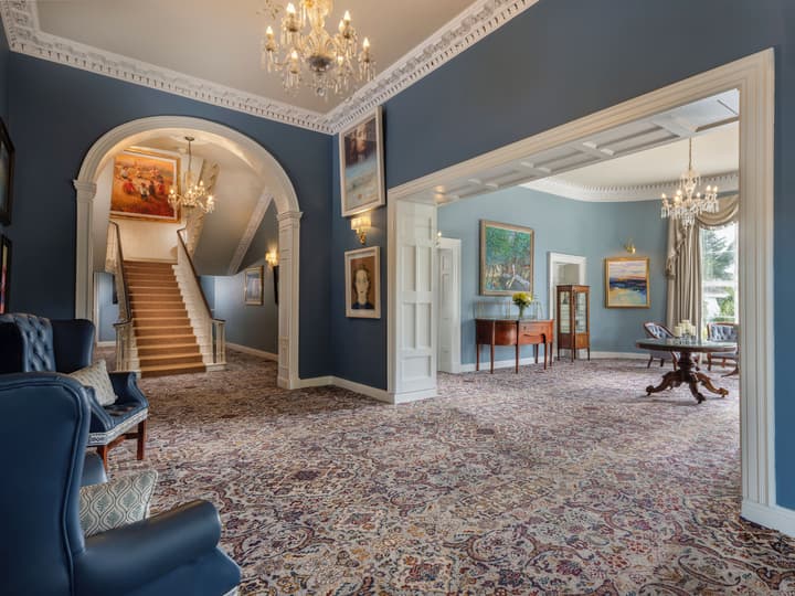 Castle Oaks House Hotel