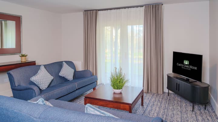 Castle Oaks House Hotel