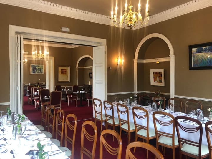 Castle Oaks House Hotel