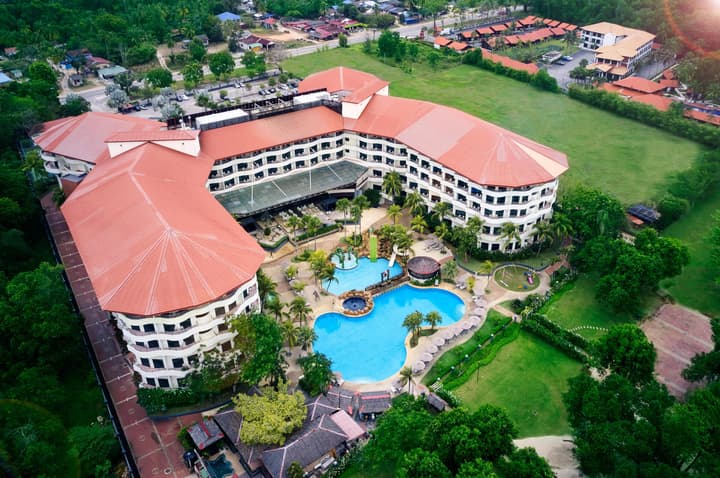 Swiss-Grand Beach Resort Kuantan