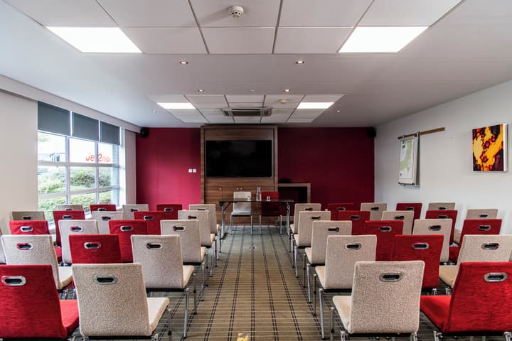 Holiday Inn Express Glasgow Airport by IHG